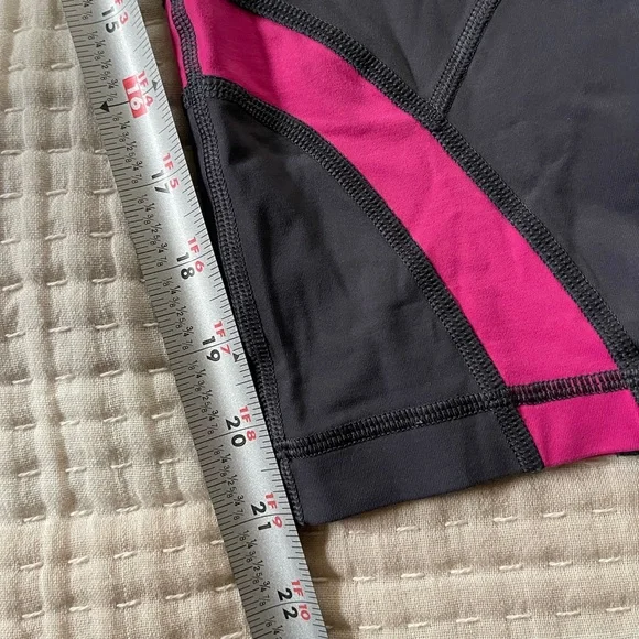 Lululemon Athletica Charcoal and Fuchsia Leggings - Picture 4 of 10